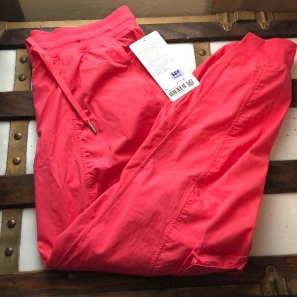 lululemon athletica Pants - NWT Lululemon Dance Studio Relaxed Fit MR Cargo Jogger Size Medium in Glaze Pink